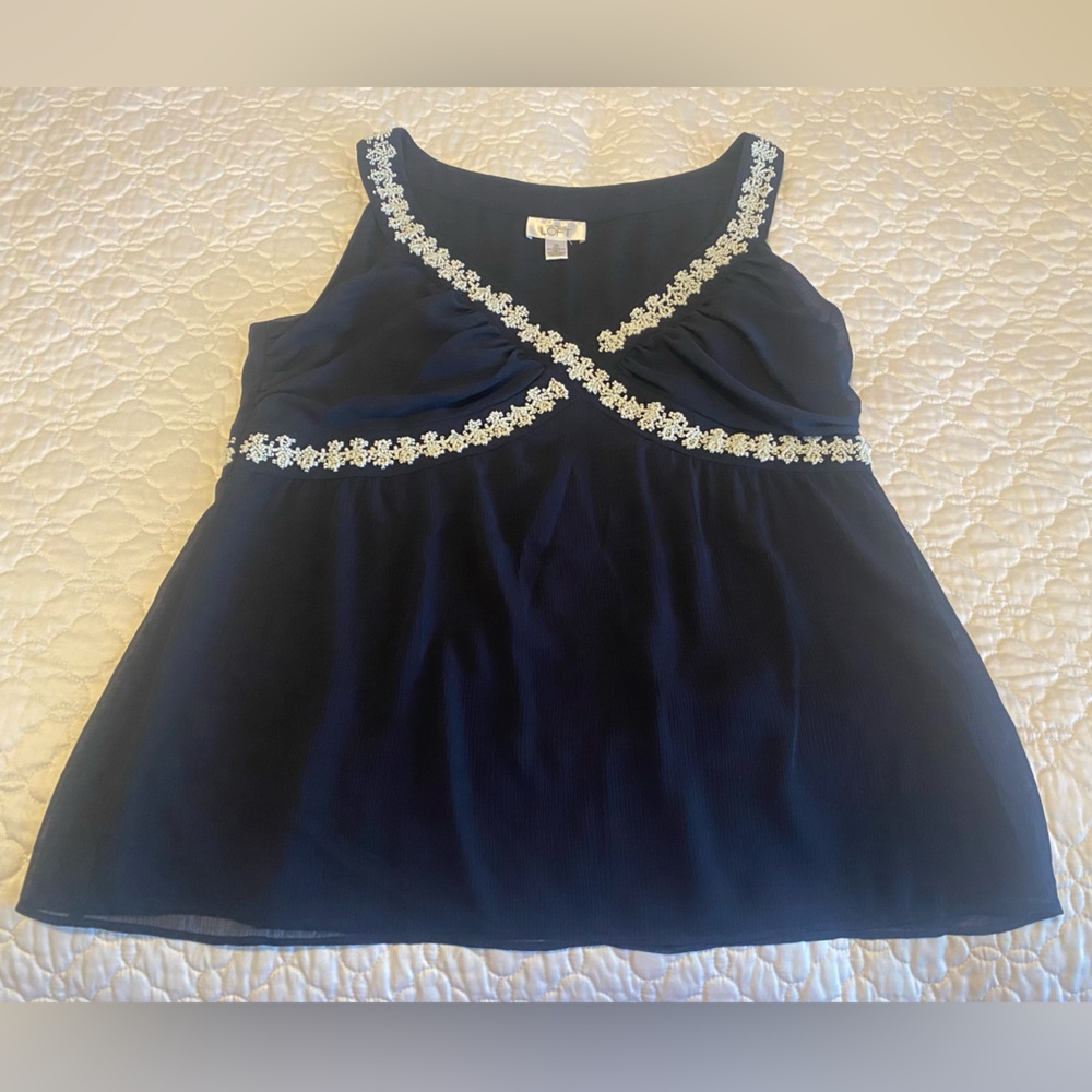 Loft navy blue top with white bead trim. Size 16. Good condition.